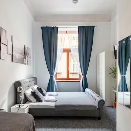 Hello Aparthotels Krasków Eksteriør bilde