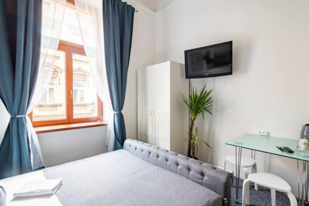 Hello Aparthotels Krasków Eksteriør bilde