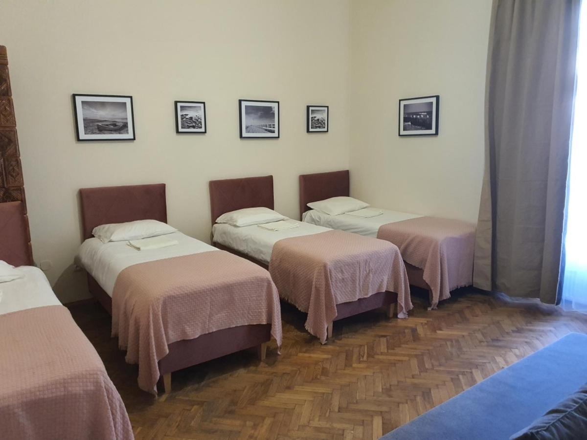 Hello Aparthotels Krasków Eksteriør bilde