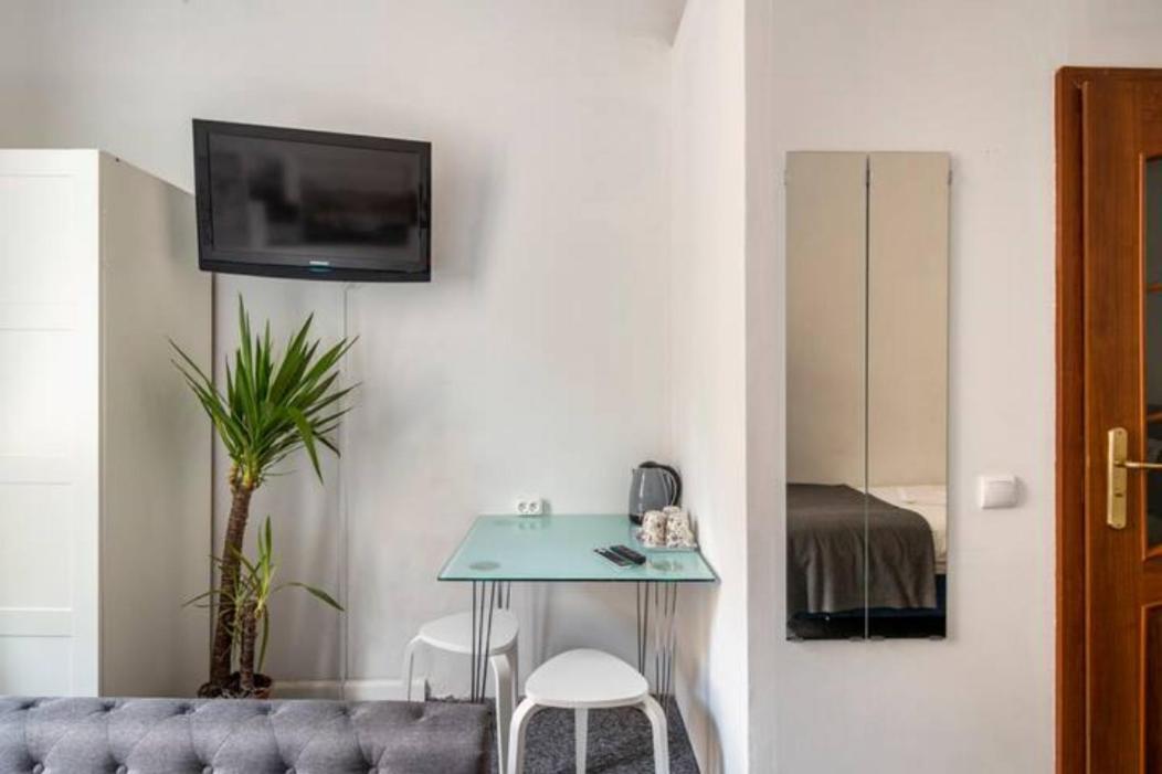 Hello Aparthotels Krasków Eksteriør bilde