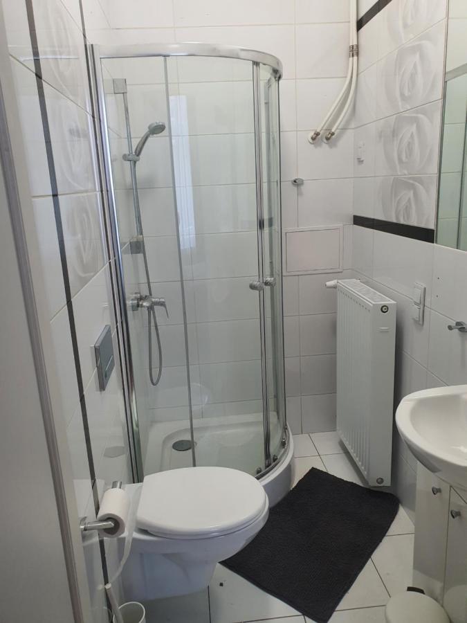 Hello Aparthotels Krasków Eksteriør bilde