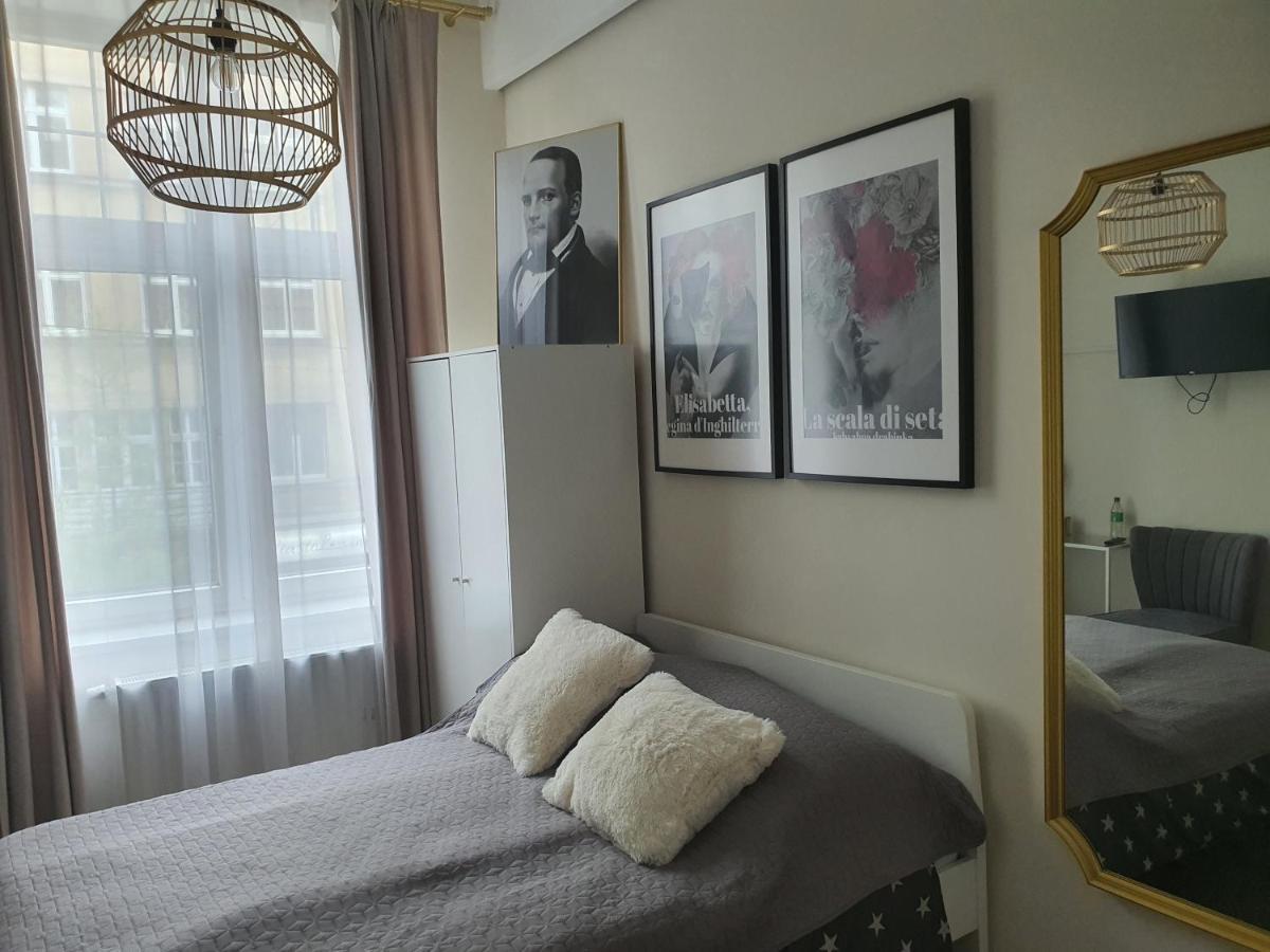 Hello Aparthotels Krasków Eksteriør bilde