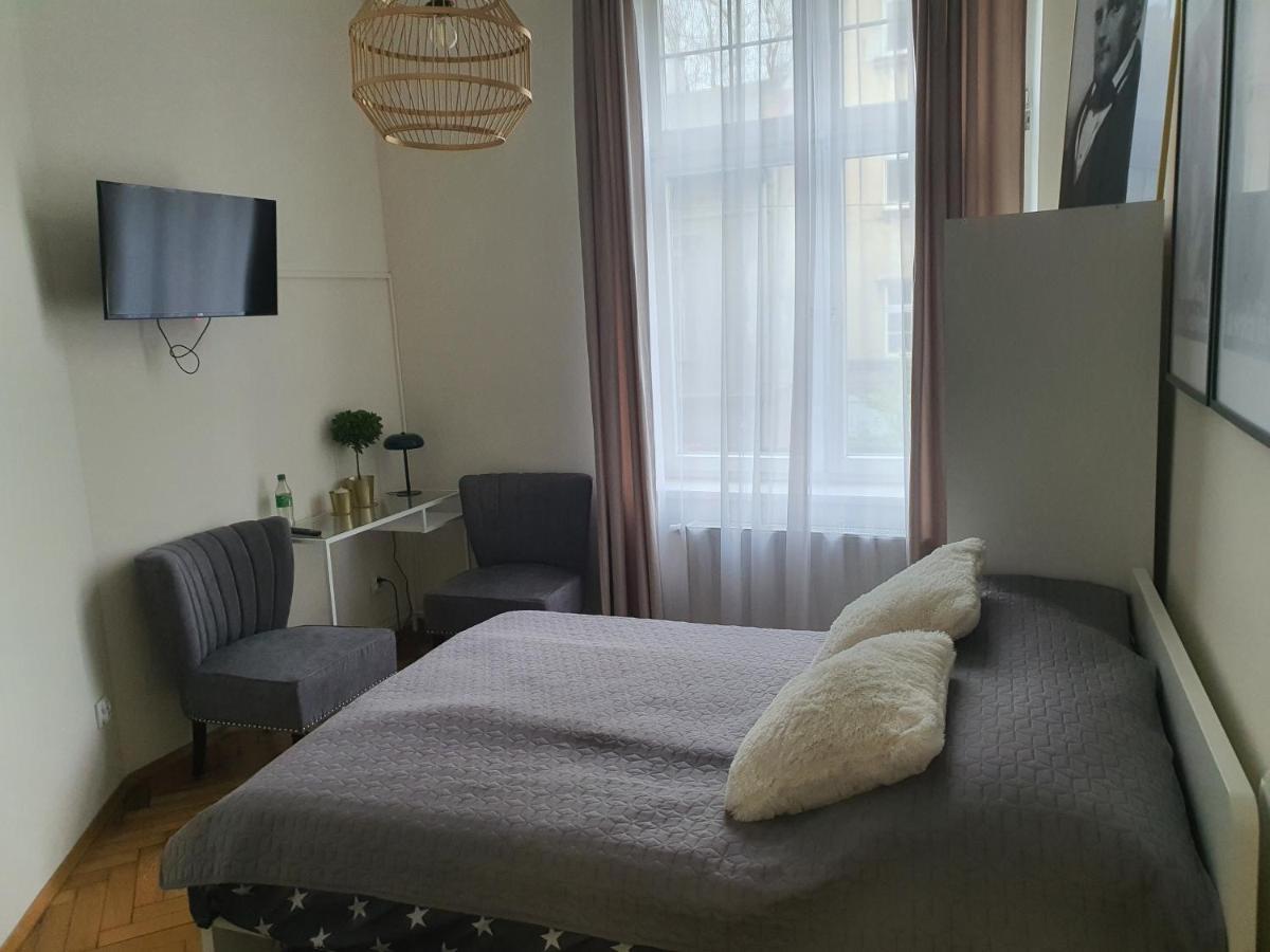 Hello Aparthotels Krasków Eksteriør bilde