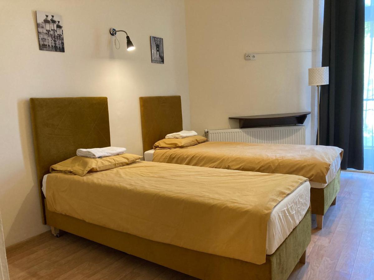 Hello Aparthotels Krasków Eksteriør bilde